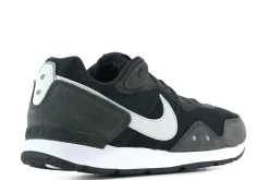 Store Nike Sneakers Venture