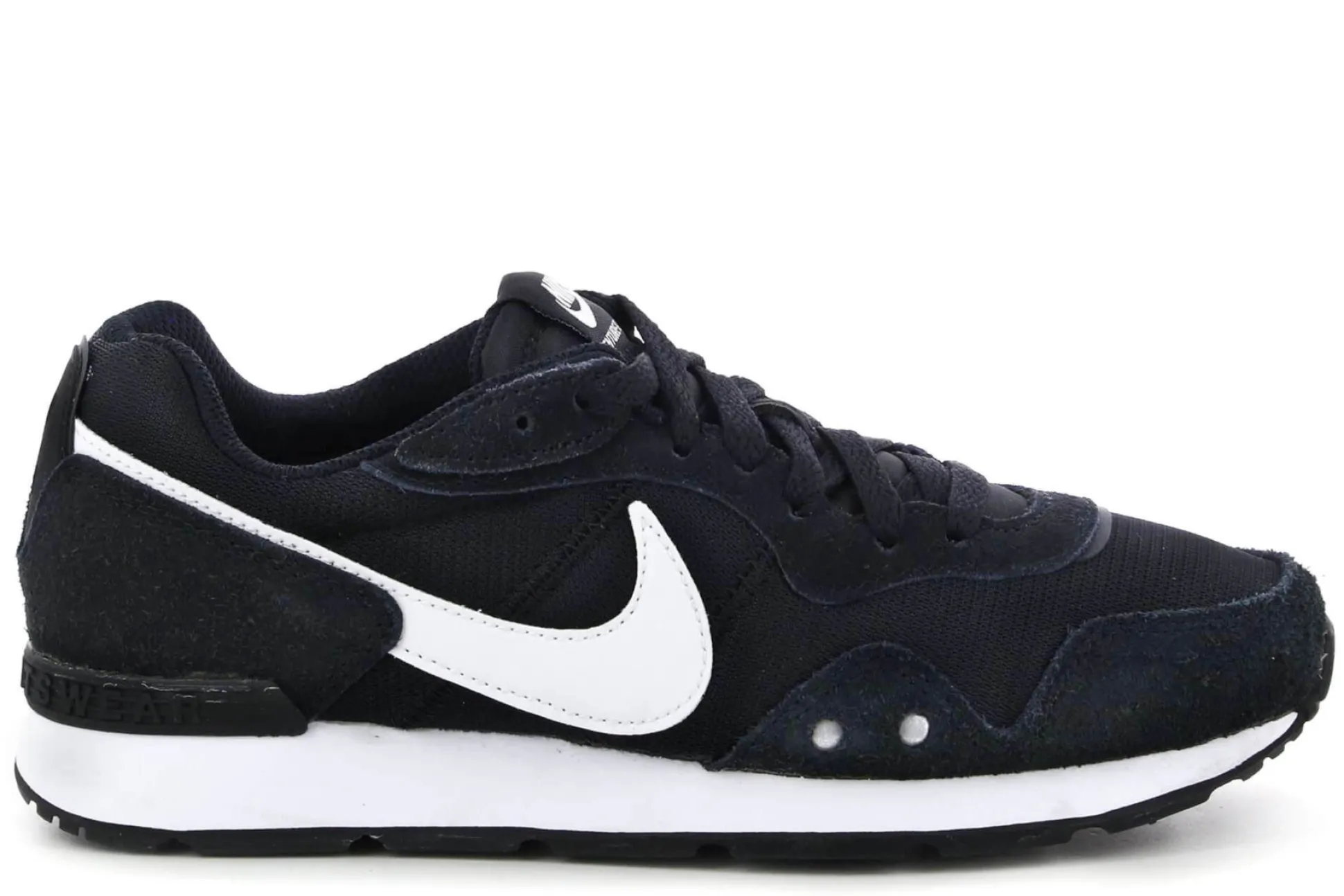 Cheap Nike Sneakers Venture