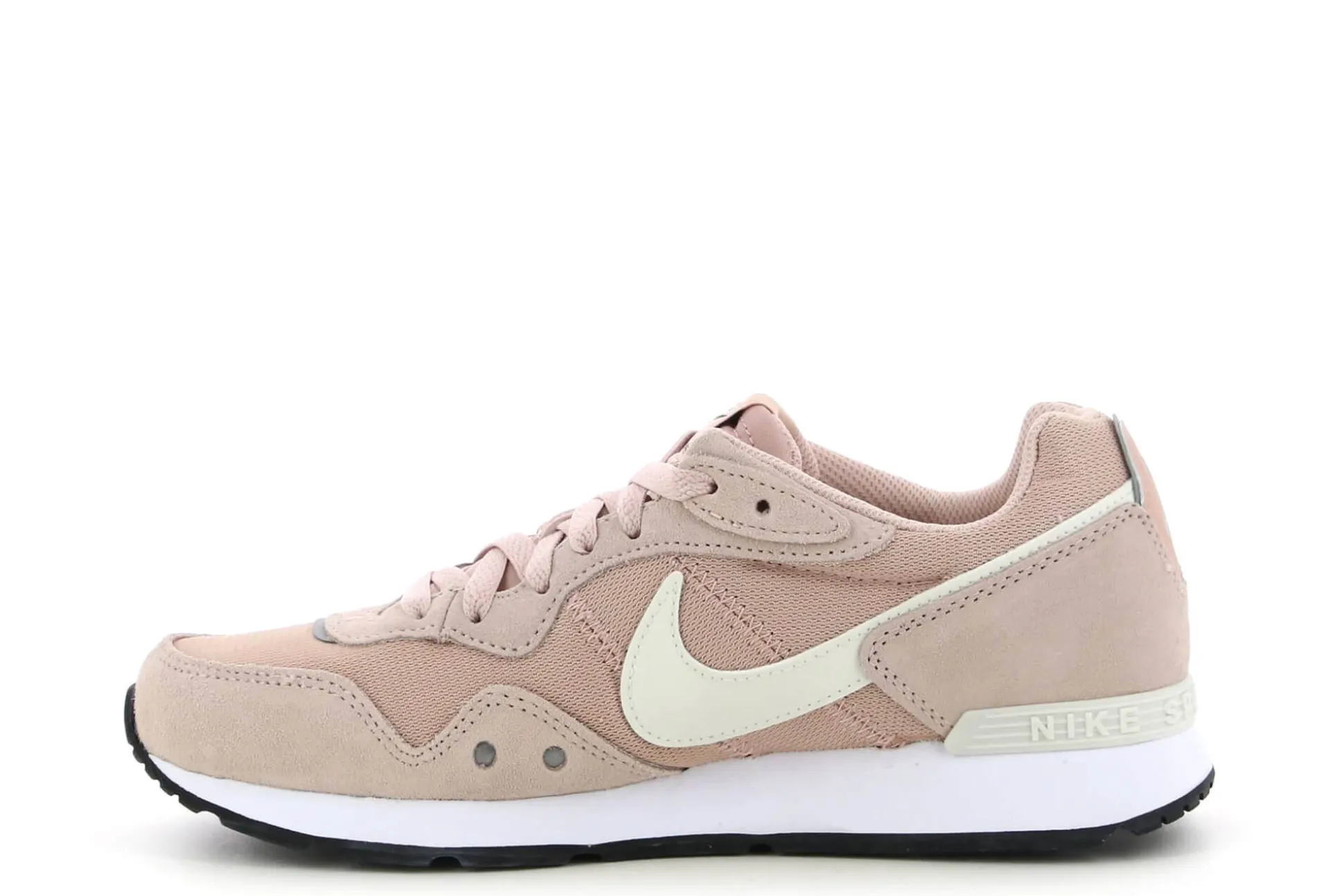 New Nike Sneakers Venture Runner